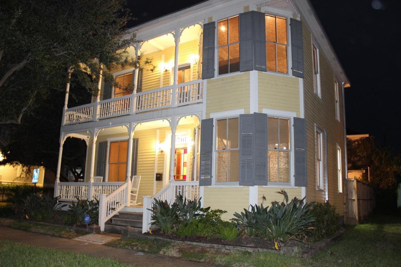 Historic 1899 Home For Summer Galveston Exterior photo